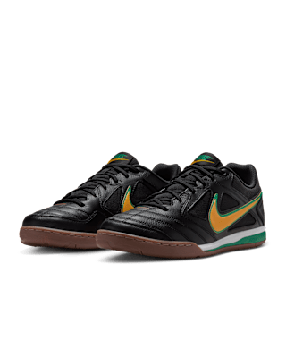 【NIKE公式】ガト 'Black and Varsity Maize' (IB8509-001 / NIKE GATO FB)