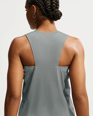 Releasedatum för Nike x Isamaya Ffrench Apparel Collection