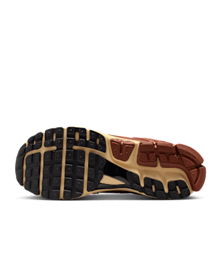 【NIKE公式】ズーム ボメロ 5 'Pony' (IO4555-200) 