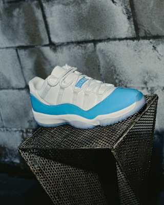 Air Jordan 11 低筒鞋 'University Blue' (FV5104-100) 發售日期 