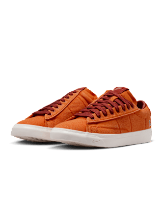 Fecha de lanzamiento de los Blazer Low x Book "Campfire Orange and Phantom" (HQ2054-800)
