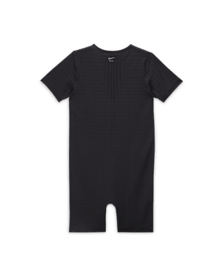 วันเปิดตัว Nike x MMW Apparel Collection