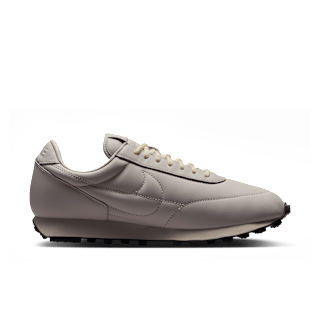 Fecha de lanzamiento de los Daybreak "Moon Particle and Light Bone" (IO4865-020)