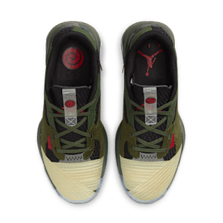 วันเปิดตัว Jordan Air 200E "Carbon Green and University Red" (DQ6385-360)