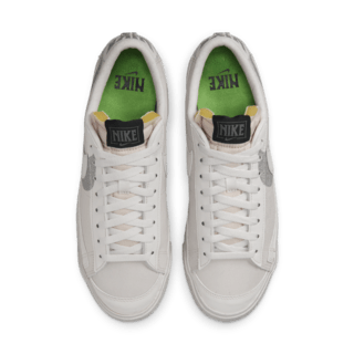 วันเปิดตัว Blazer Low '77 "Halloween" (DQ7671-001)