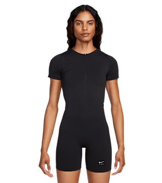 วันเปิดตัว Nike x MMW Apparel Collection