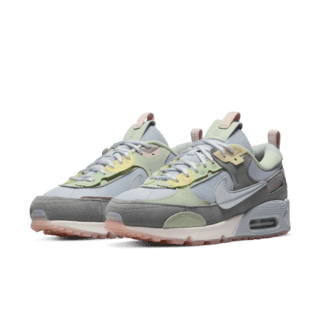 【NIKE公式】レディース ナイキ エア マックス 90 フューチュラ 'Sky Grey' (DM9922-001 / W AIR MAX 90 FUTURA)