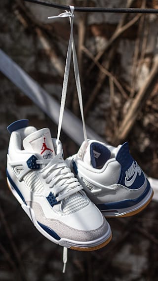 Data de llançament de les Nike SB x Air Jordan 4 "Navy" (DR5415-100)