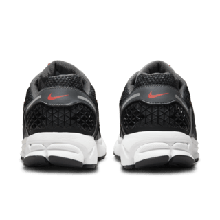 Fecha de lanzamiento del Zoom Vomero 5 "Black and Picante Red" (FB9149-001)
