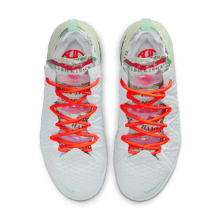 การเปิดตัว Diana Taurasi x LeBron 18 “La Cabra”