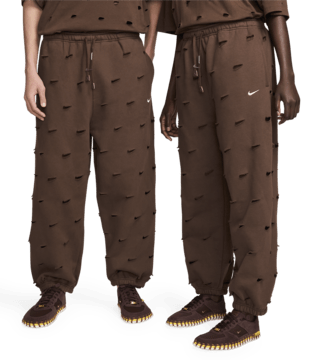 วันเปิดตัวคอลเลกชัน Nike x Jacquemus Bottoms Apparel