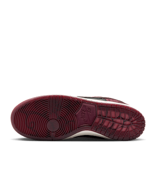 วันเปิดตัว Nike SB Dunk Low Pro x Riot Skateshop "Mahogany and Team Red" (FZ1289-200)