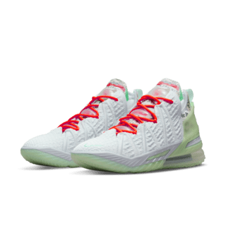 การเปิดตัว Diana Taurasi x LeBron 18 “La Cabra”