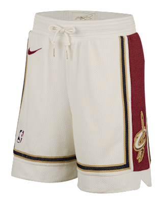  Fecha de lanzamiento de la colección de ropa LeBron