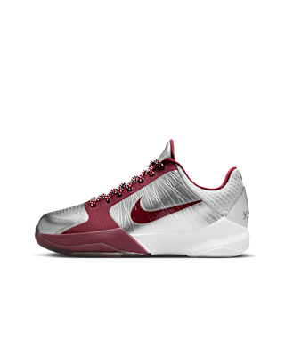 Releasedatum för Kobe 5 Protro "Metallic Silver and Team Red" för ungdom (IM0557-001)