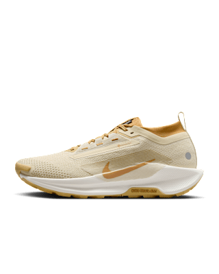Lanceringsdato for Pegasus Trail 5 GORE-TEX "Team Gold and Desert Ochre" (HQ7494-700)