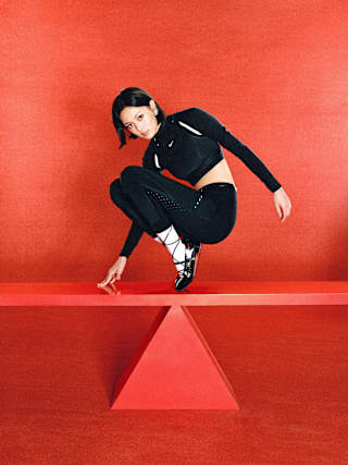 女款 Shox Z Calistra x LABELHOOD 'Black and University Red' (IW7881-001) 發售日期