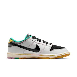 วันเปิดตัว Nike SB Dunk Low Pro x CSEF "Black and White" (HJ4132-100)