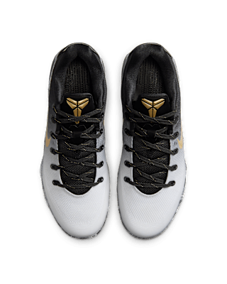 【NIKE公式】コービー 9 LOW プロトロ EM 'Mambacita' (FZ7333-002 / KOBE IX ELITE LOW EM PROTRO)