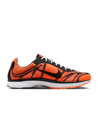 วันเปิดตัว Zoom Streak 3 "Black and Total Orange" (IQ8012-800)