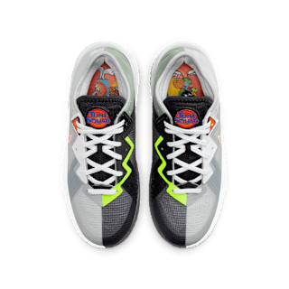 【NIKE公式】レブロン 18 LOW GS 'Bugs vs. Marvin' (CV3760-005 / LBJ LOW GS SPACE JAM BUGS)