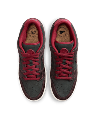 วันเปิดตัว Nike SB Dunk Low Pro x Riot Skateshop "Mahogany and Team Red" (FZ1289-200)