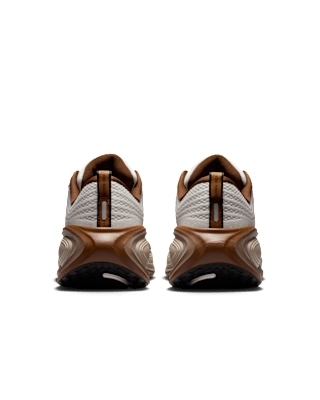 Releasedatum för Vomero Plus "Sail and Baroque Brown" (IO4482-100)