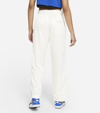 Fecha de lanzamiento de la colección de ropa Jordan x Aleali May.