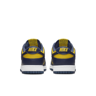 วันเปิดตัว Dunk Low “Varsity Maize”
