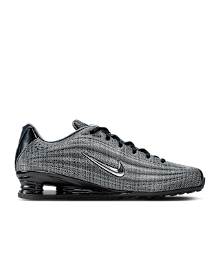 【NIKE公式】レディース ショックス Z x NAKED Copenhagen 'Metallic Hematite and Wolf Grey' (IO9319-001) 発売日