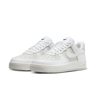 Fecha de lanzamiento del Air Force 1 '07 "White and Photon Dust" para mujer (DZ2708-102)