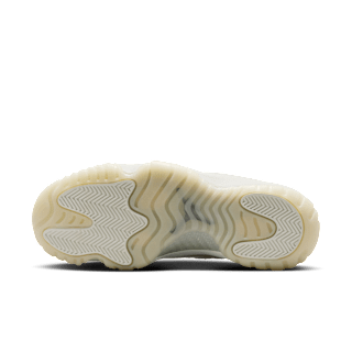 Women's Air Jordan 11 'Pearl' (AR0715-110)
