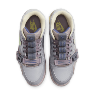 วันเปิดตัว Air Trainer 1 "Light Smoke Grey and Honeydew" (DH7338-002)