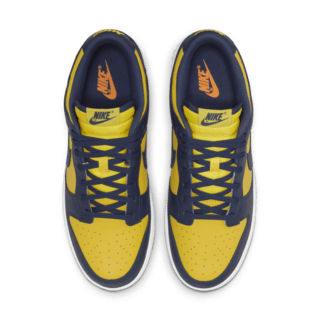 วันเปิดตัว Dunk Low “Varsity Maize”