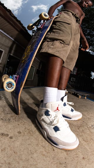 Data de llançament de les Nike SB x Air Jordan 4 "Navy" (DR5415-100)