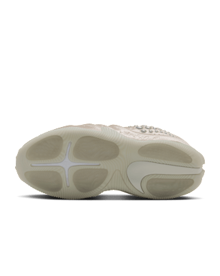 【NIKE公式】レディース ファースト サイト シャドー 'Cream II and Enigma Stone' (HQ2410-200) 発売日