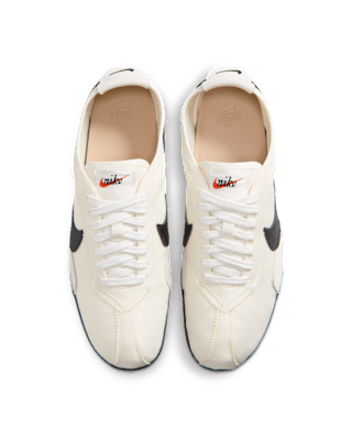 Moon Shoe 'Soft Pearl and Black' voor dames (II0407-001) – releasedatum