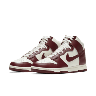 วันเปิดตัว Dunk High “Team Red” ผู้หญิง