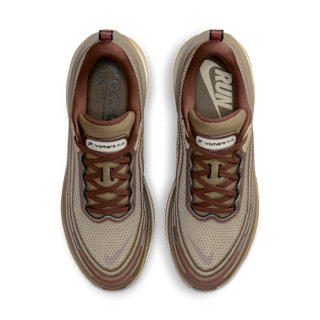 Fecha de lanzamiento de los Vomero Plus "Caldera Brown and Dark Field Brown" (IO4482-001)