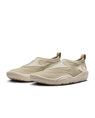 วันเปิดตัว Aqua Turf "Desert Khaki and Light Orewood Brown" ผู้หญิง (FZ5628-100)