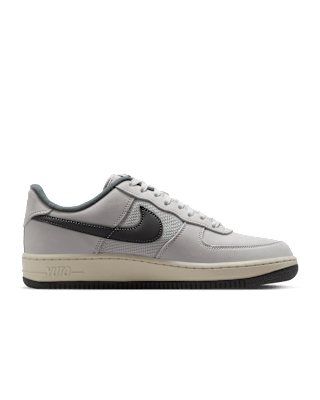 Fecha de lanzamiento de los Nike SB Air Force 1 x Yuto 'Light Bone and Iron Grey' (IO8439-100)