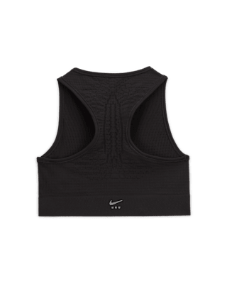 วันเปิดตัว Nike x MMW Apparel Collection