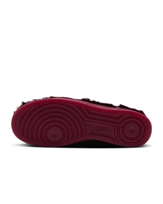 Date de sortie de la Air Force 1 QS "Team Red" (IR1940-600)