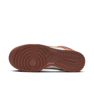 Fecha de lanzamiento del Dunk Low "Light Orewood Brown and Rugged Orange" para mujer (DZ2710-101)