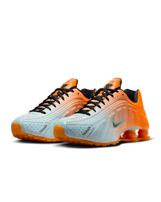 【NIKE公式】レディース ショックス R4 'Vivid Orange and Glacier Blue' (IH2343-801/W NIKE SHOX R4 AB)