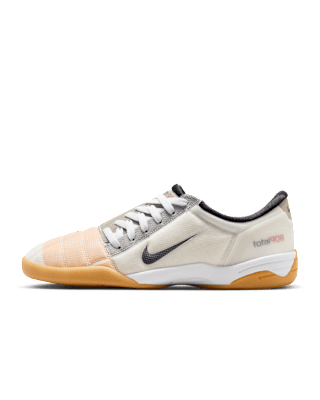 Total 90 'White and Black' (IB8182-100) release date 