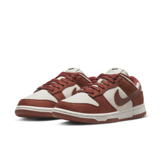 Fecha de lanzamiento del Dunk Low "Light Orewood Brown and Rugged Orange" para mujer (DZ2710-101)