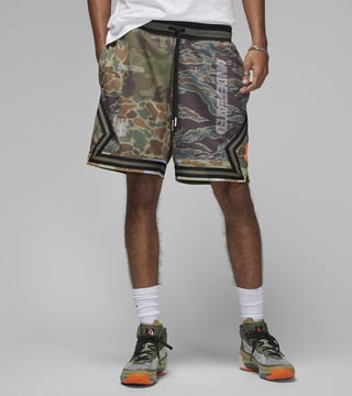 วันเปิดตัว Jordan x UNDEFEATED Apparel Collection