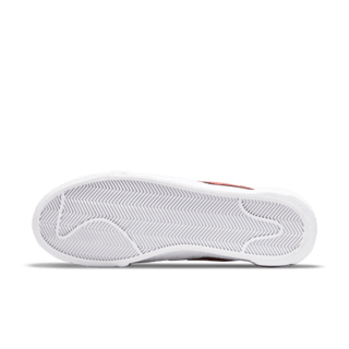 Fecha de lanzamiento del sacai x KAWS Blazer Low "Team Red" (DM7901-600)