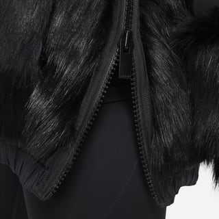 วันเปิดตัว Nike x sacai Apparel Collection